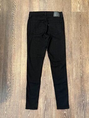 Levi’s 720 High Rise Super Skinny Jeans – Size 29